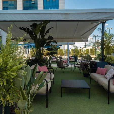 Hilton Garden Inn Sevilla Экстерьер фото