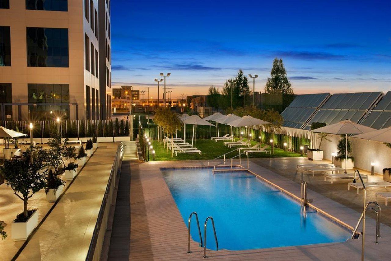 Hilton Garden Inn Sevilla Экстерьер фото