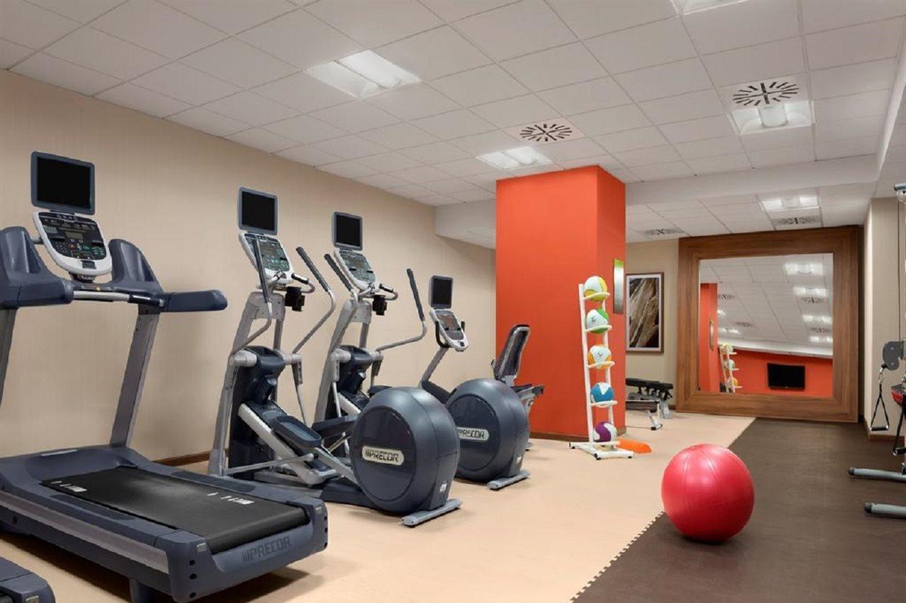 Hilton Garden Inn Sevilla Экстерьер фото