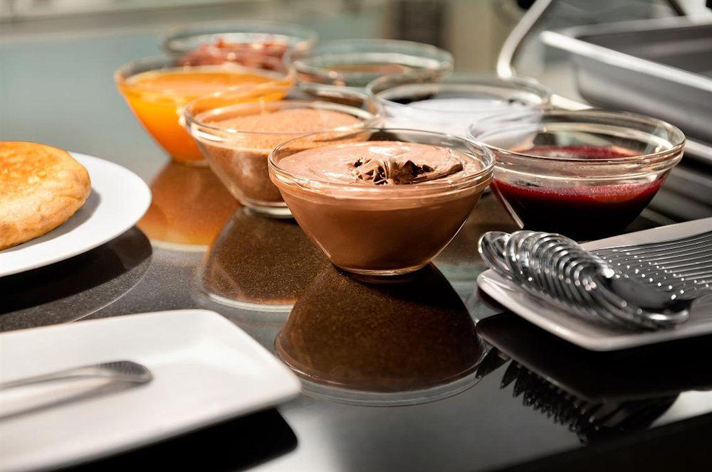 Hilton Garden Inn Sevilla Экстерьер фото