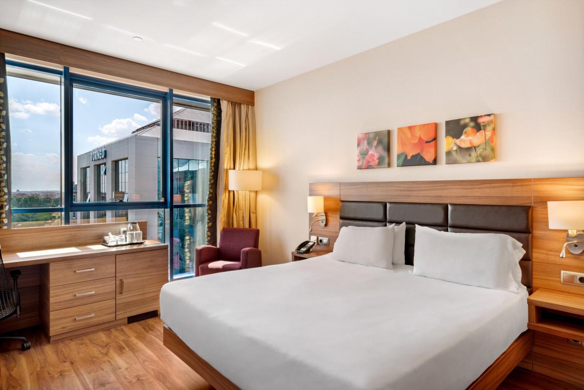 Hilton Garden Inn Sevilla Экстерьер фото