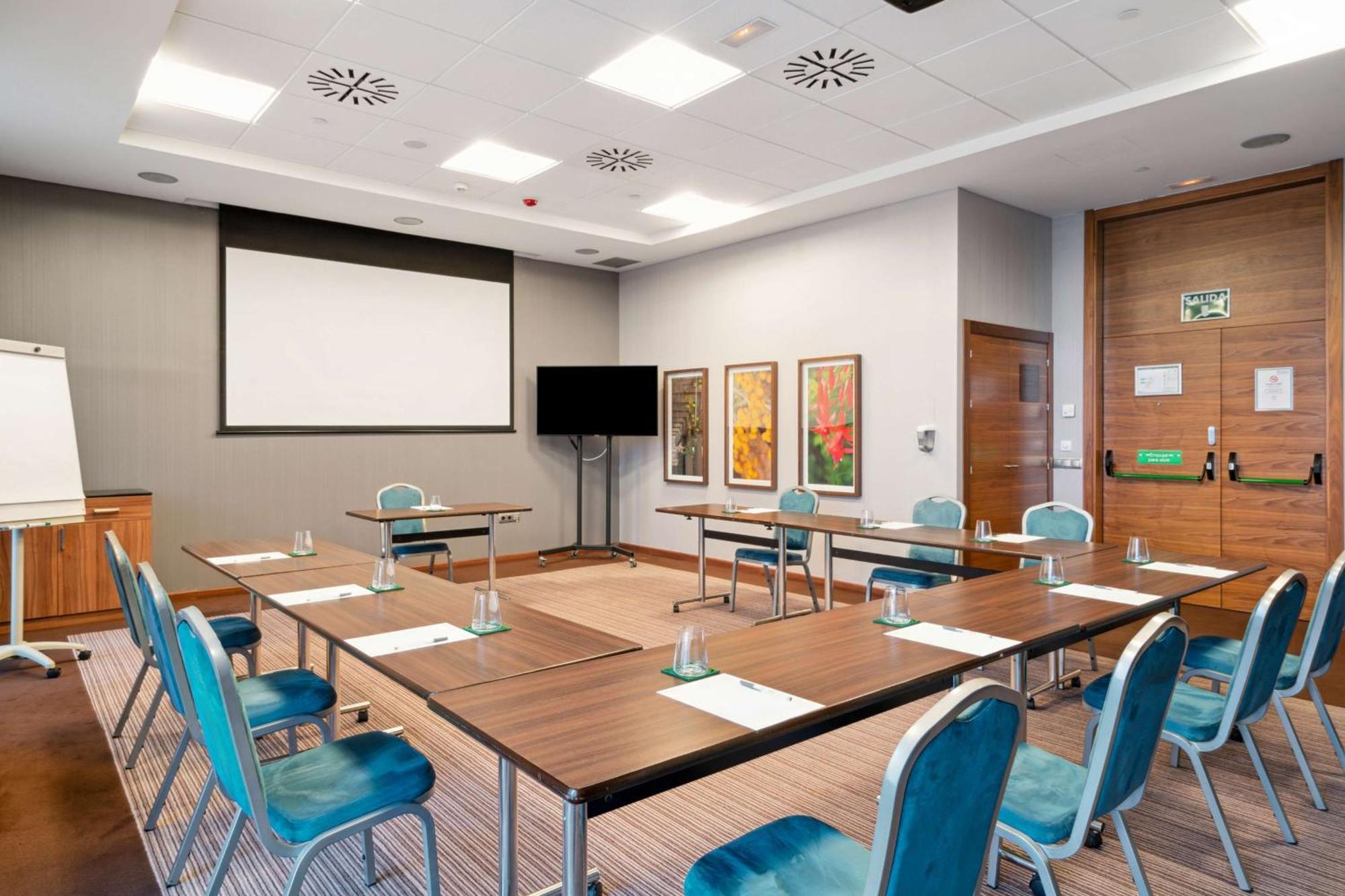 Hilton Garden Inn Sevilla Экстерьер фото