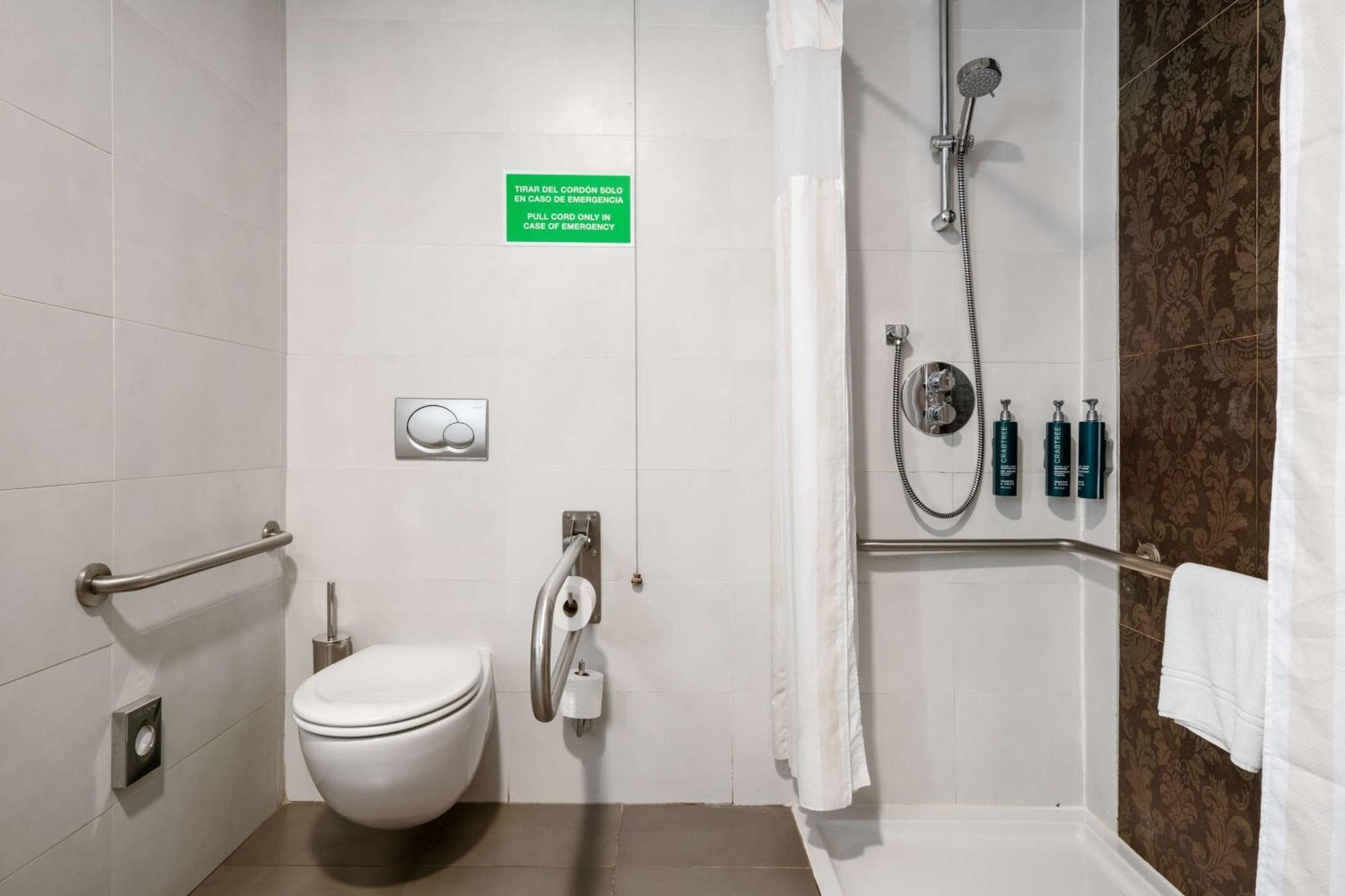 Hilton Garden Inn Sevilla Экстерьер фото