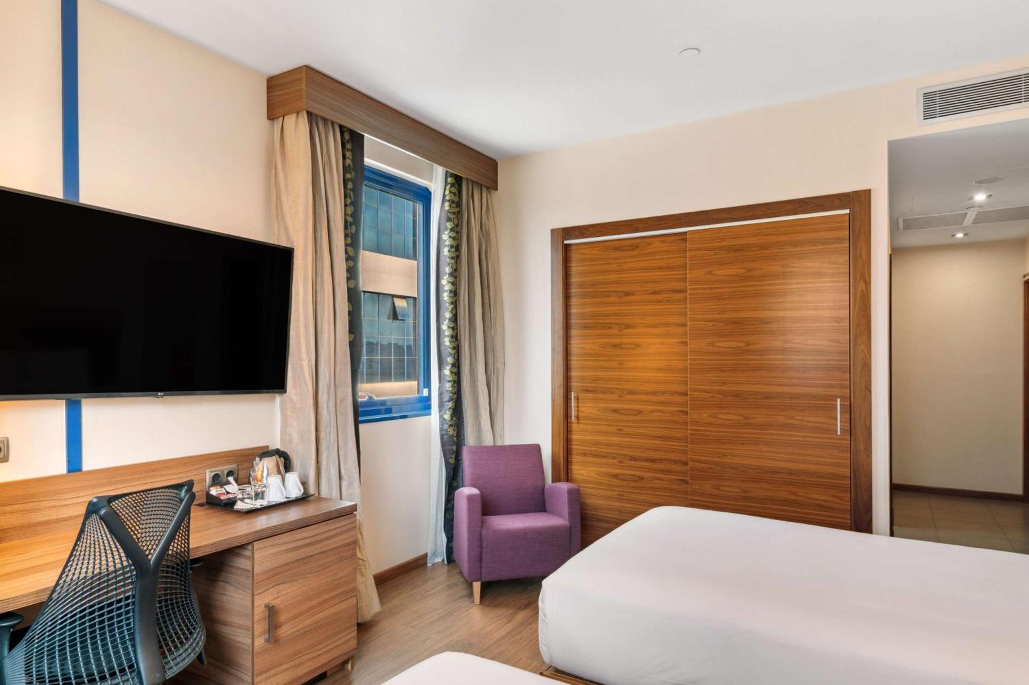 Hilton Garden Inn Sevilla Экстерьер фото