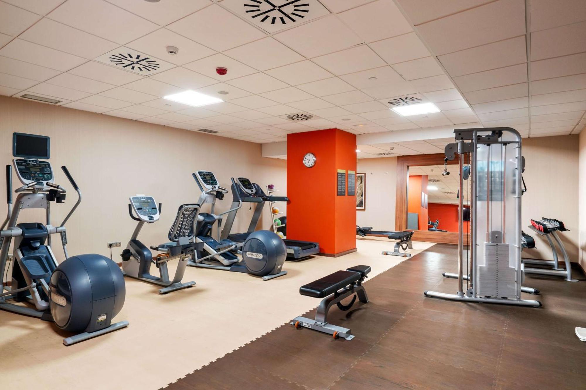 Hilton Garden Inn Sevilla Экстерьер фото