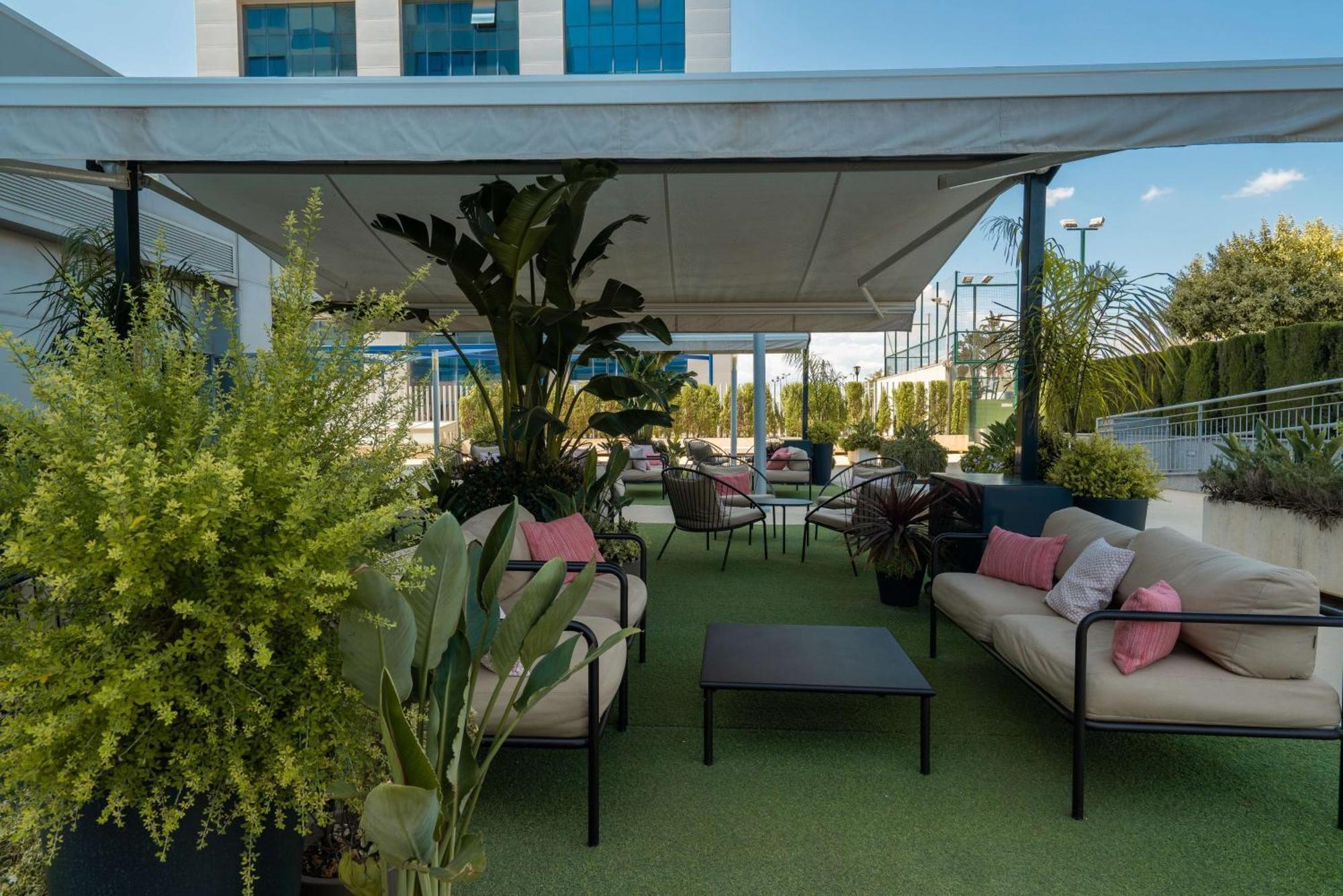 Hilton Garden Inn Sevilla Экстерьер фото
